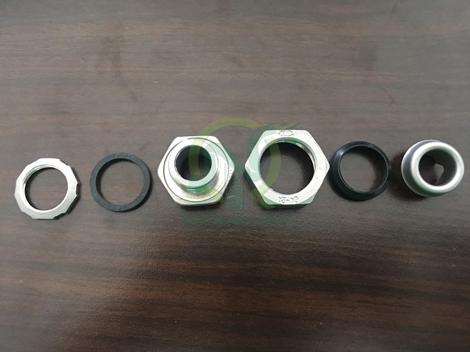 Đầu nối ống mềm kín nước vào box ½” Nhật Bản