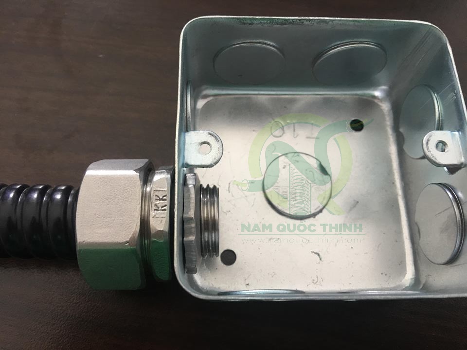 Đầu nối ống mềm kín nước vào box ½” Nhật Bản