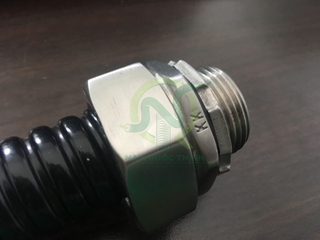 Đầu nối ống mềm kín nước vào box ¾” Nhật Bản