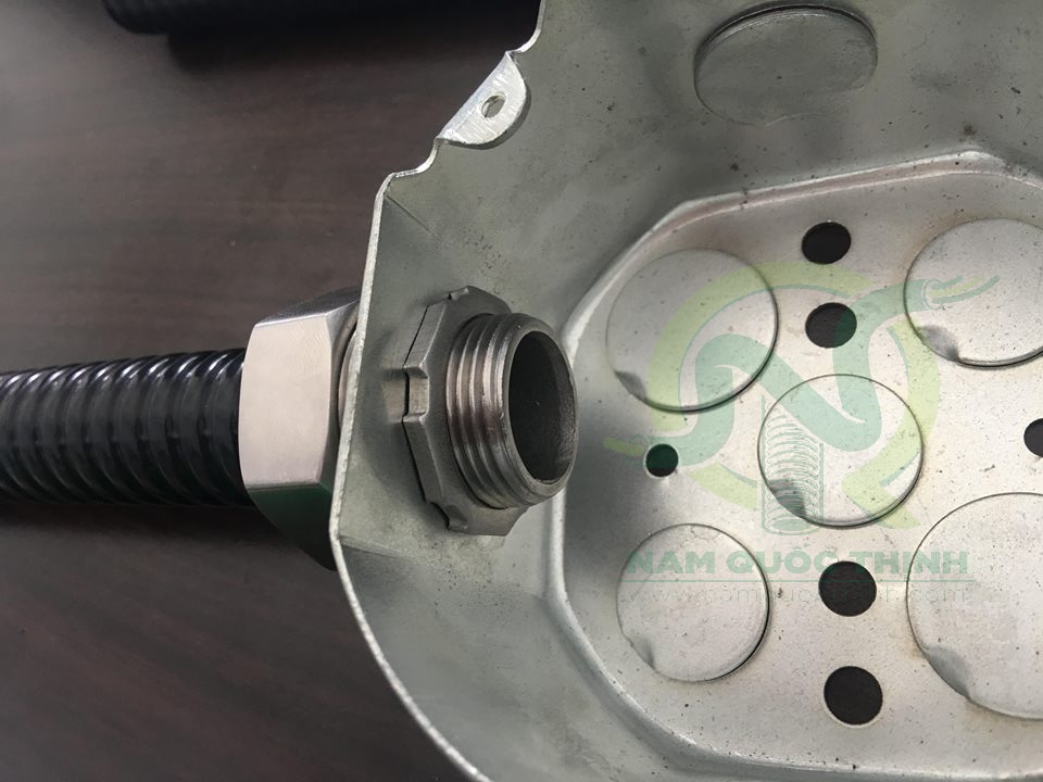 Đầu nối ống mềm kín nước vào box ¾” Nhật Bản